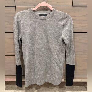 Club Monaco Women’s Grey + Black 100% Wool Sweater Sz Small